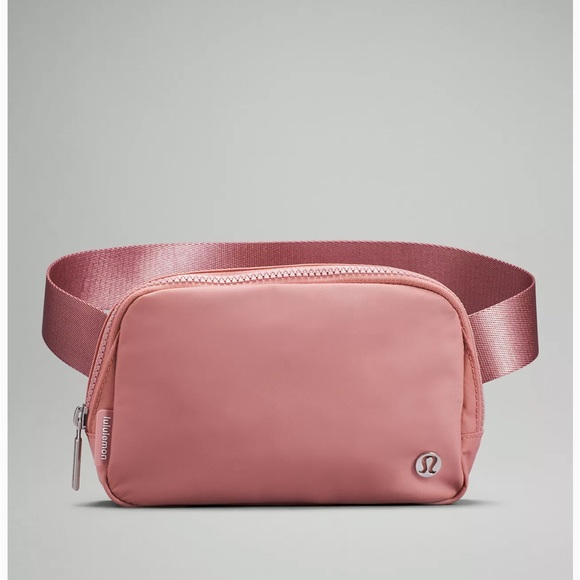 lululemon athletica Handbags - Lululemon Everywhere Belt Bag